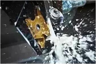 防止切削液發(fā)臭，還鋁合金壓鑄車間一個良好的環(huán)境